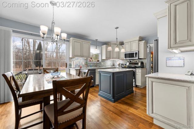 21651 Sylvan Avenue, Brownstown Charter Township, MI 48134