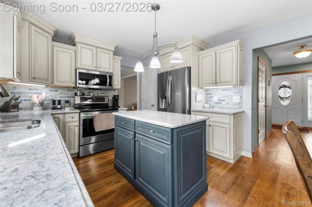 21651 Sylvan Avenue, Brownstown Charter Township, MI 48134