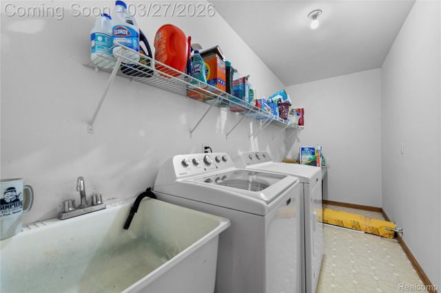 21651 Sylvan Avenue, Brownstown Charter Township, MI 48134