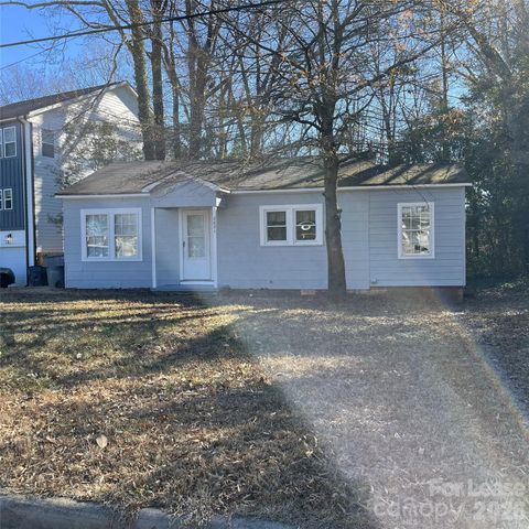 2621 Dr Carver Road, Charlotte, NC 28208