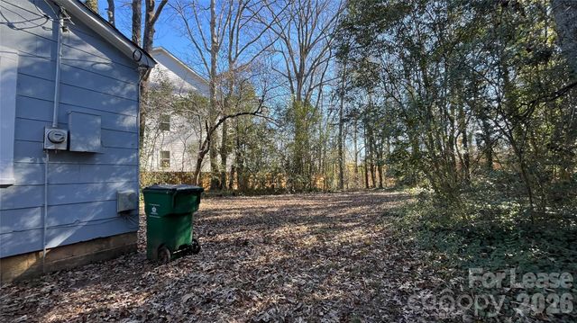 2621 Dr Carver Road, Charlotte, NC 28208