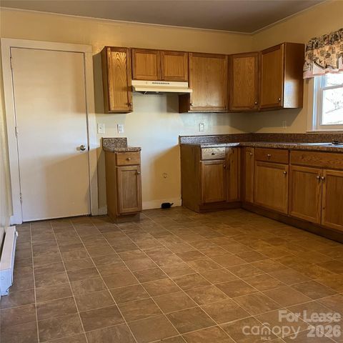 2621 Dr Carver Road, Charlotte, NC 28208