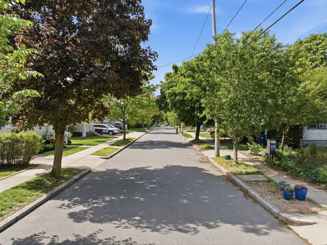 171 Derby Rd, Melrose, MA 02176