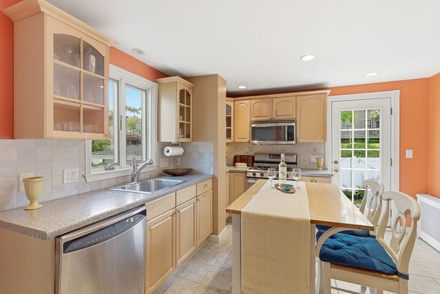 171 Derby Rd, Melrose, MA 02176