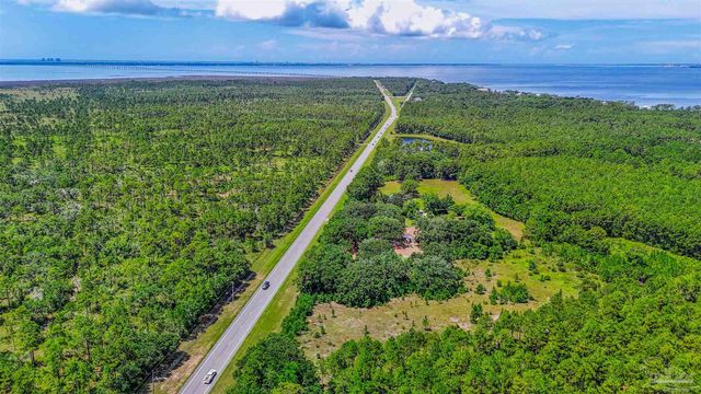 939 Avalon Blvd, Milton, FL 32583