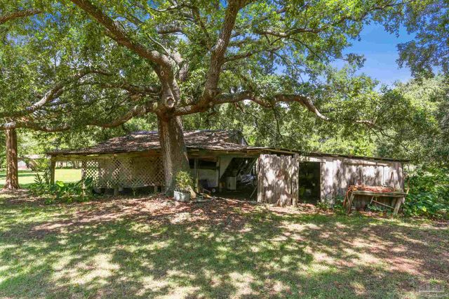 939 Avalon Blvd, Milton, FL 32583