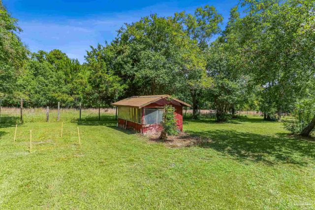 939 Avalon Blvd, Milton, FL 32583