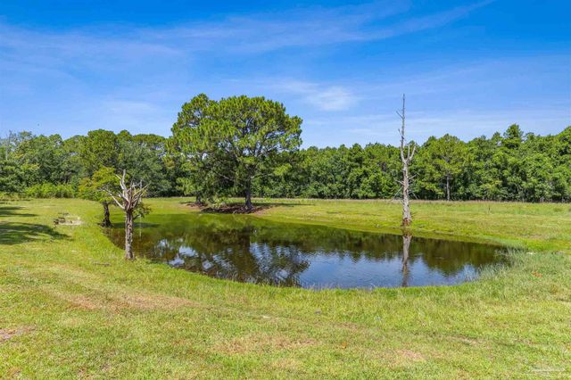 939 Avalon Blvd, Milton, FL 32583