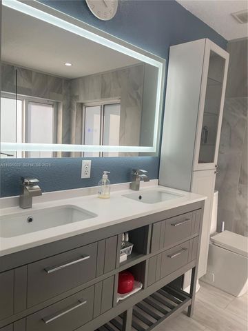 15146 SW 92nd Ter, Miami, FL 33196