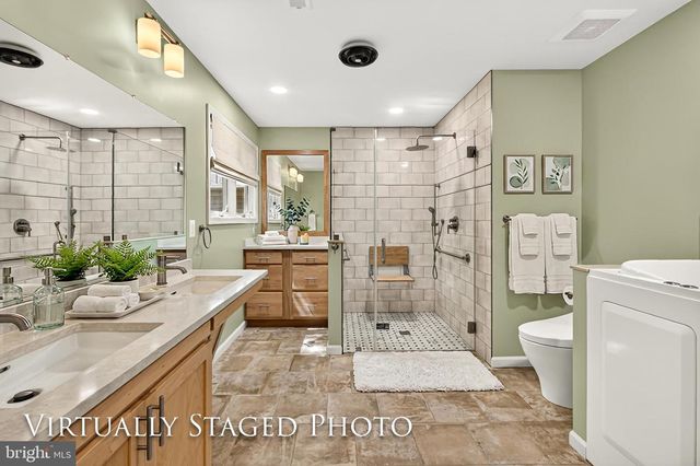 11201 PAVILION CLUB CT, Reston, VA 20194
