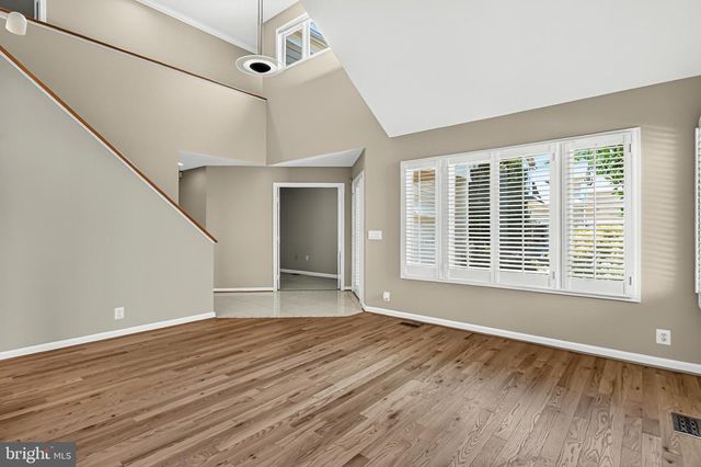 11201 PAVILION CLUB CT, Reston, VA 20194