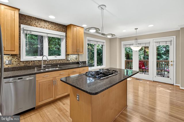 11201 PAVILION CLUB CT, Reston, VA 20194