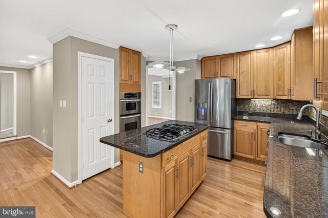 11201 PAVILION CLUB CT, Reston, VA 20194