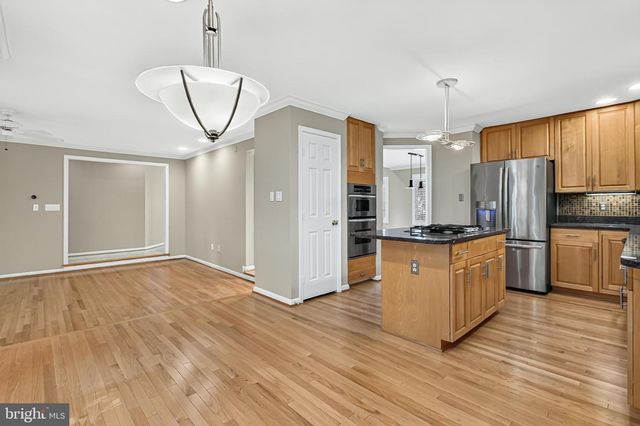 11201 PAVILION CLUB CT, Reston, VA 20194