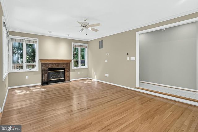11201 PAVILION CLUB CT, Reston, VA 20194