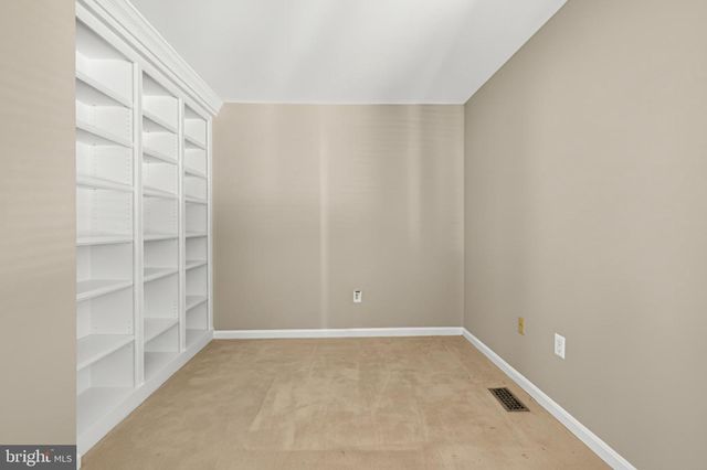 11201 PAVILION CLUB CT, Reston, VA 20194