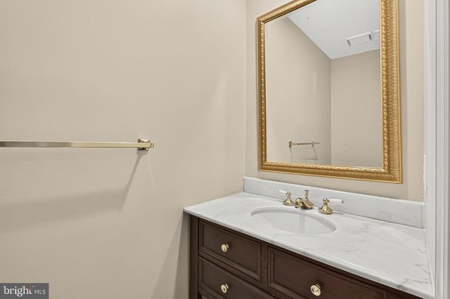 11201 PAVILION CLUB CT, Reston, VA 20194