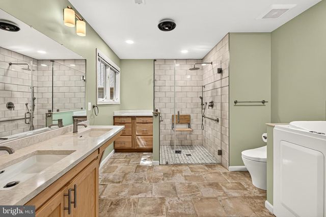 11201 PAVILION CLUB CT, Reston, VA 20194