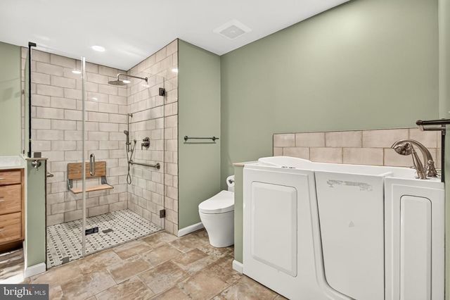 11201 PAVILION CLUB CT, Reston, VA 20194