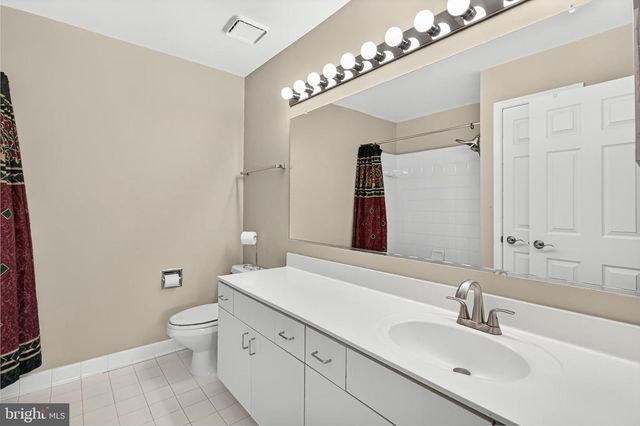11201 PAVILION CLUB CT, Reston, VA 20194