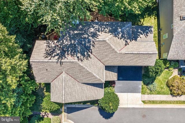 11201 PAVILION CLUB CT, Reston, VA 20194