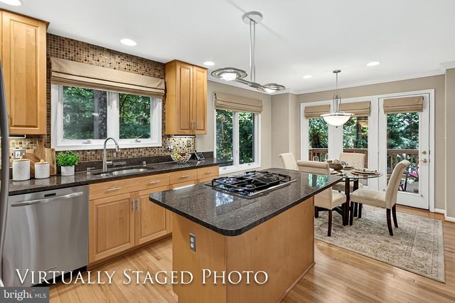 11201 PAVILION CLUB CT, Reston, VA 20194