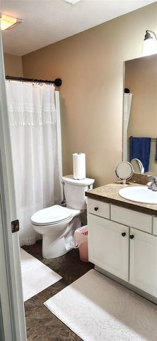 1698 Oakleigh Woods Drive 7, Grand Rapids, MI 49504