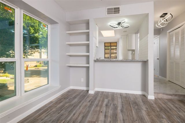 2100 Park Willow Lane D, Arlington, TX 76011