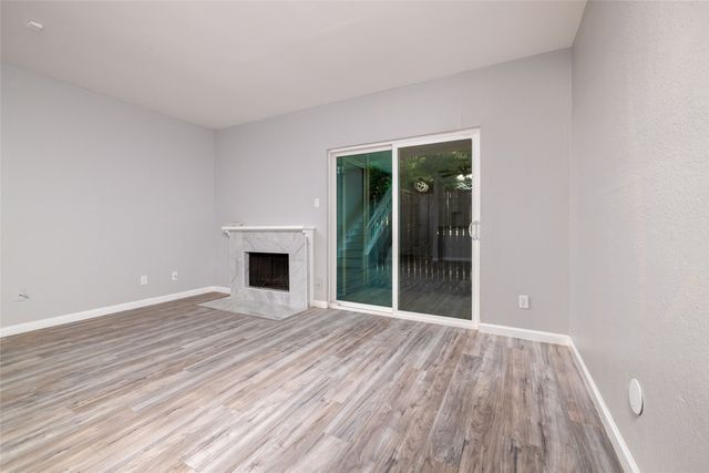 2100 Park Willow Lane D, Arlington, TX 76011