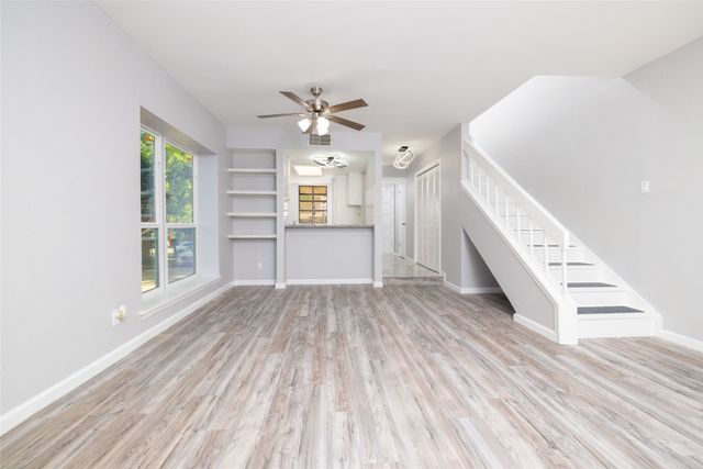 2100 Park Willow Lane D, Arlington, TX 76011