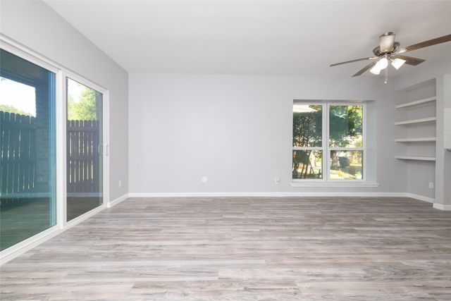 2100 Park Willow Lane D, Arlington, TX 76011