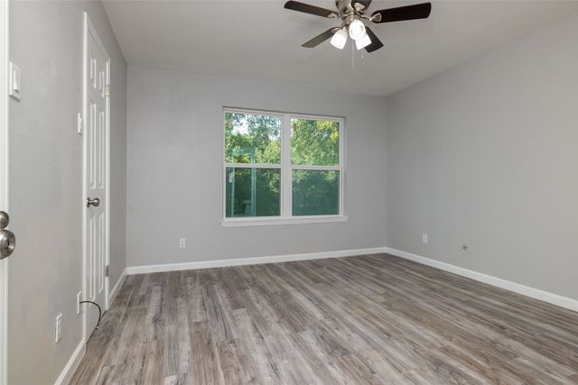 2100 Park Willow Lane D, Arlington, TX 76011