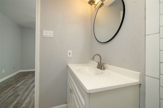 2100 Park Willow Lane D, Arlington, TX 76011