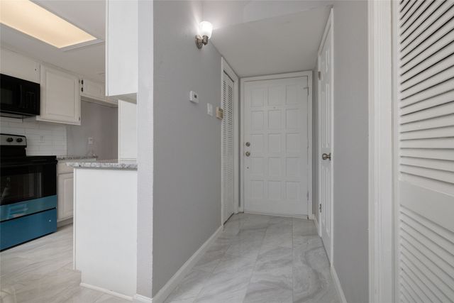 2100 Park Willow Lane D, Arlington, TX 76011