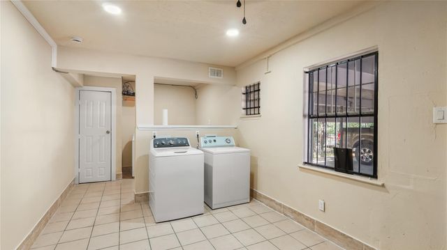 2819 Berry Street 11, Houston, TX 77004