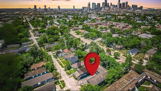 2819 Berry Street 11, Houston, TX 77004