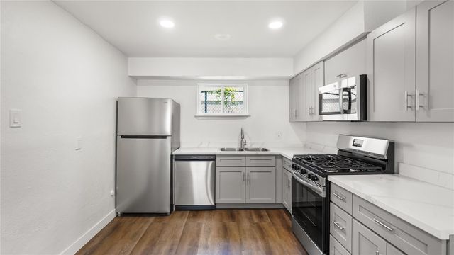 2819 Berry Street 11, Houston, TX 77004