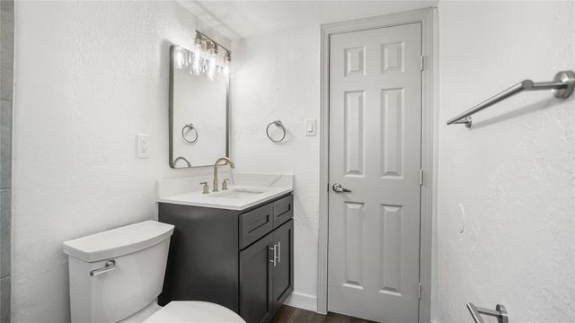 2819 Berry Street 11, Houston, TX 77004