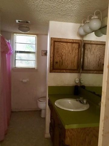 619 Old Post Road S, Livingston, TX 77351