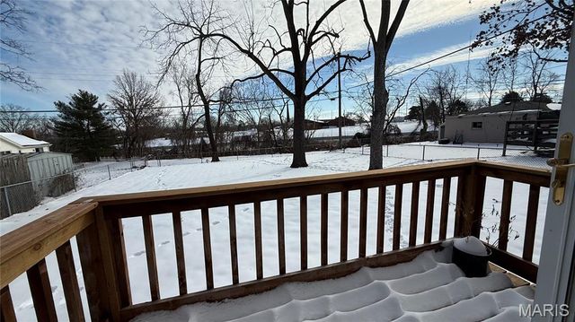 9834 Glenmont Drive, St Louis, MO 63123