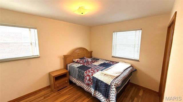 9834 Glenmont Drive, St Louis, MO 63123