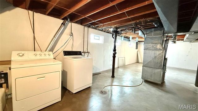 9834 Glenmont Drive, St Louis, MO 63123