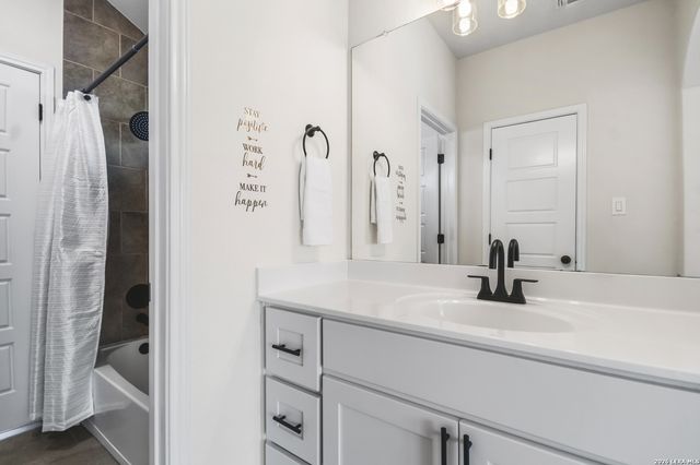 417 BEE CAVES CV, Cibolo, TX 78108