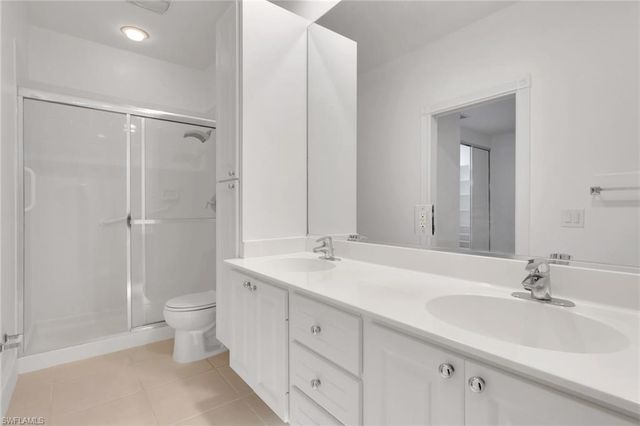 6284 Towncenter CIR, Naples, FL 34119