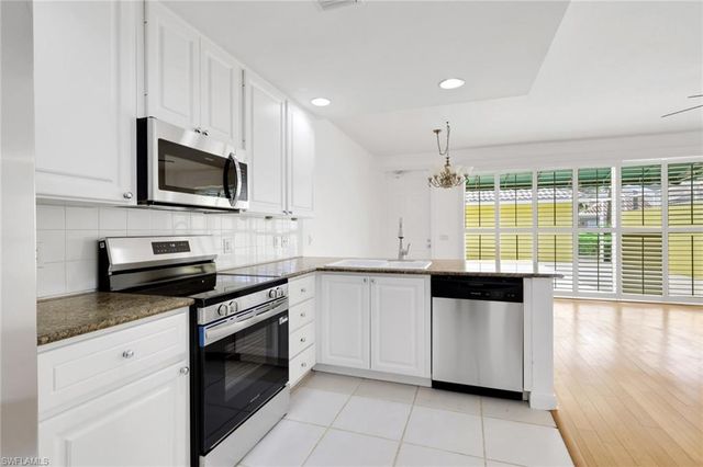 6284 Towncenter CIR, Naples, FL 34119
