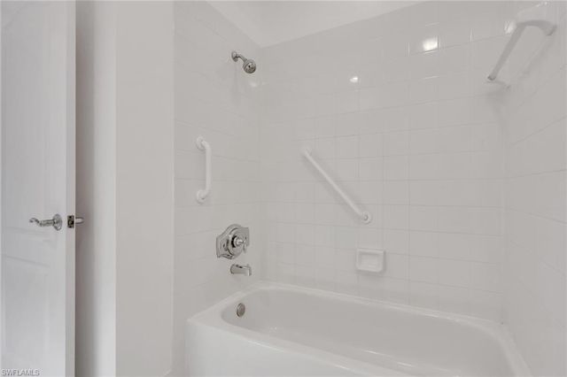 6284 Towncenter CIR, Naples, FL 34119