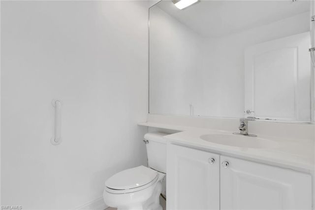 6284 Towncenter CIR, Naples, FL 34119