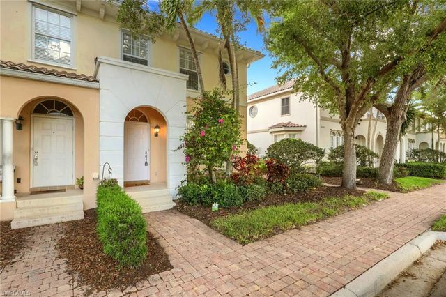 6284 Towncenter CIR, Naples, FL 34119