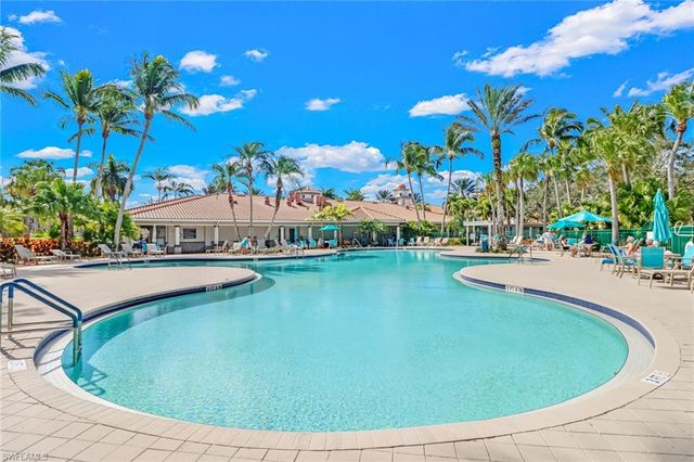 6284 Towncenter CIR, Naples, FL 34119