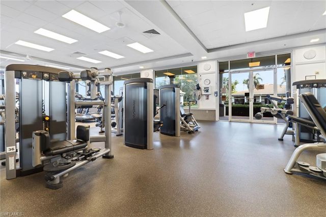 6284 Towncenter CIR, Naples, FL 34119
